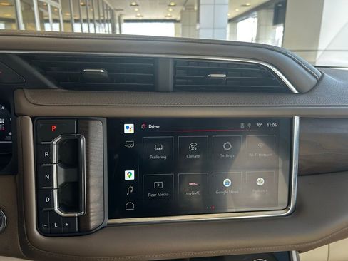 Used 2022 GMC Yukon XL Denali w/ Denali Ultimate Package image 12