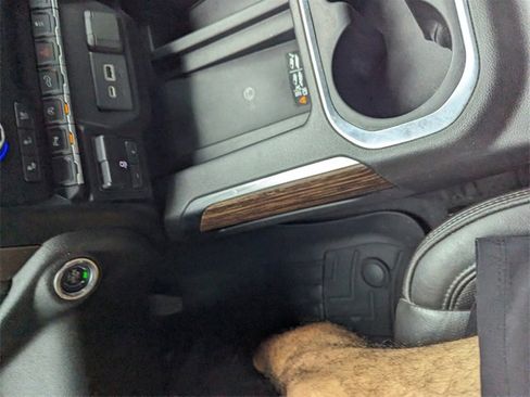 Used 2019 Chevrolet Silverado 1500 High Country image 28