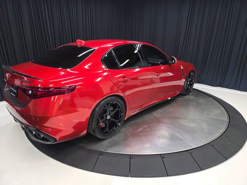 Used 2017 Alfa Romeo Giulia Quadrifoglio image 14