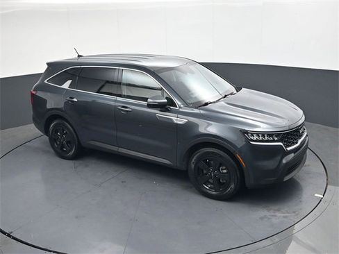 Used 2023 Kia Sorento LX image 20