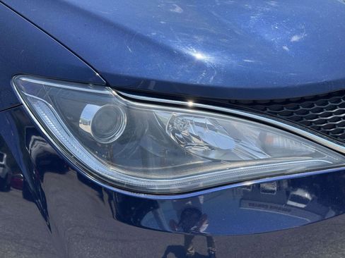 Used 2019 Chrysler Pacifica Touring-L FWD image 10