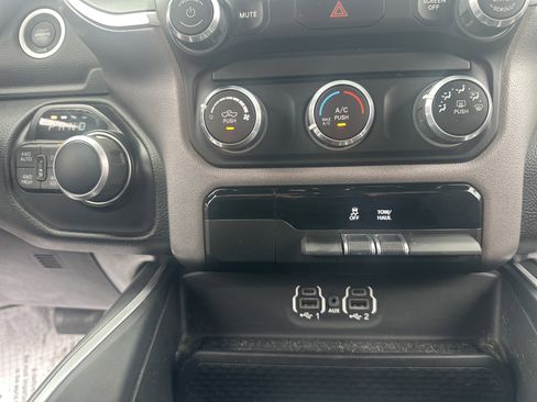 Used 2022 RAM 1500 Big Horn AWD/4WD image 25