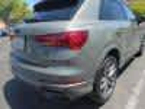 Used 2022 Audi Q3 2.0T Premium w/ Black Optic Sport Package AWD/4WD image 6