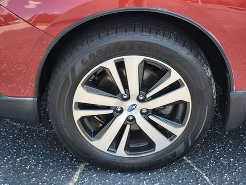 Used 2019 Subaru Outback 2.5i Limited w/ Popular Package #2 AWD/4WD image 9