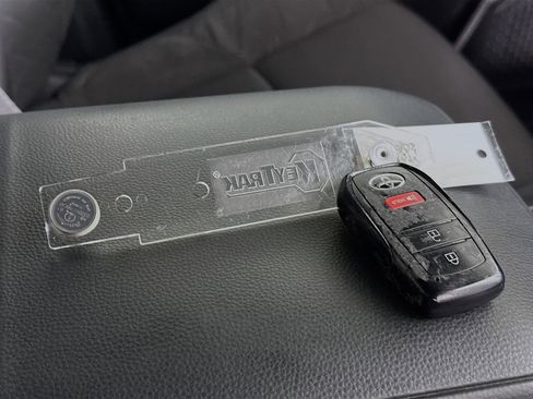 Used 2024 Toyota Tacoma SR image 33