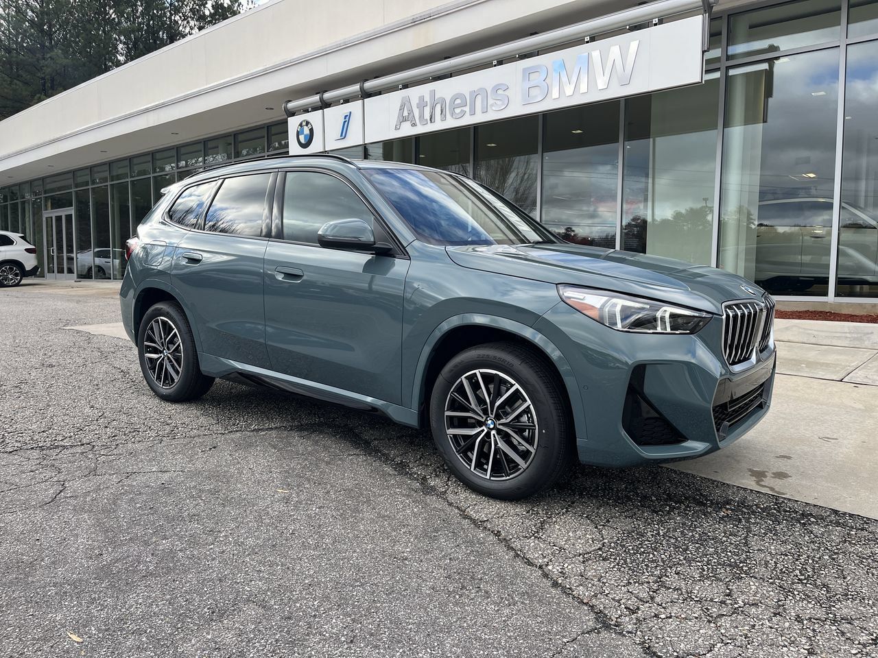 Used 2026 BMW X1 xDrive28i w/ M Sport Package AWD/4WD image 2
