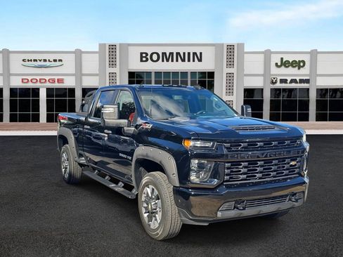 Used 2021 Chevrolet Silverado 2500 Custom w/ Custom Value Package image 2