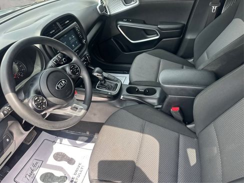 Used 2020 Kia Soul LX FWD image 12