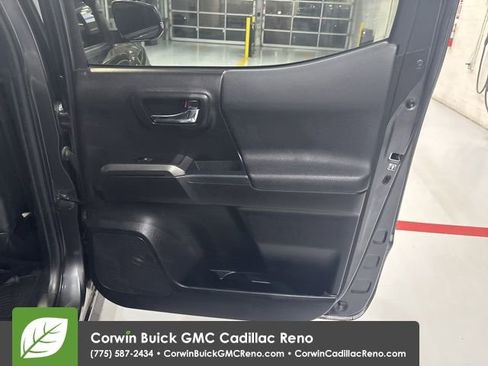 Used 2019 Toyota Tacoma TRD Off-Road image 33