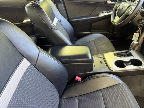 Used 2013 Toyota Camry SE image 6