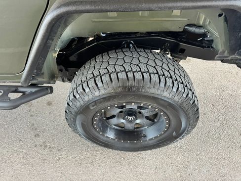 Used 2015 Jeep Wrangler Unlimited Sahara w/ Connectivity Group AWD/4WD image 29