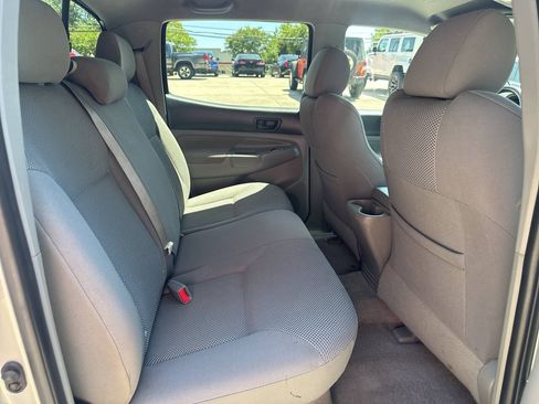 Used 2006 Toyota Tacoma PreRunner RWD image 12