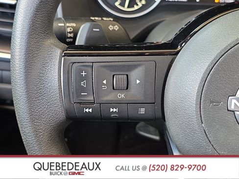Used 2023 Nissan Rogue SV FWD image 14