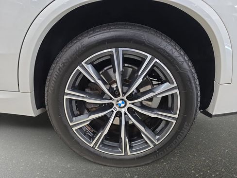 Used 2022 BMW X5 xDrive40i w/ M Sport Package AWD/4WD image 32