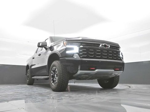 Used 2022 Chevrolet Silverado 1500 ZR2 w/ Technology Package AWD/4WD image 42