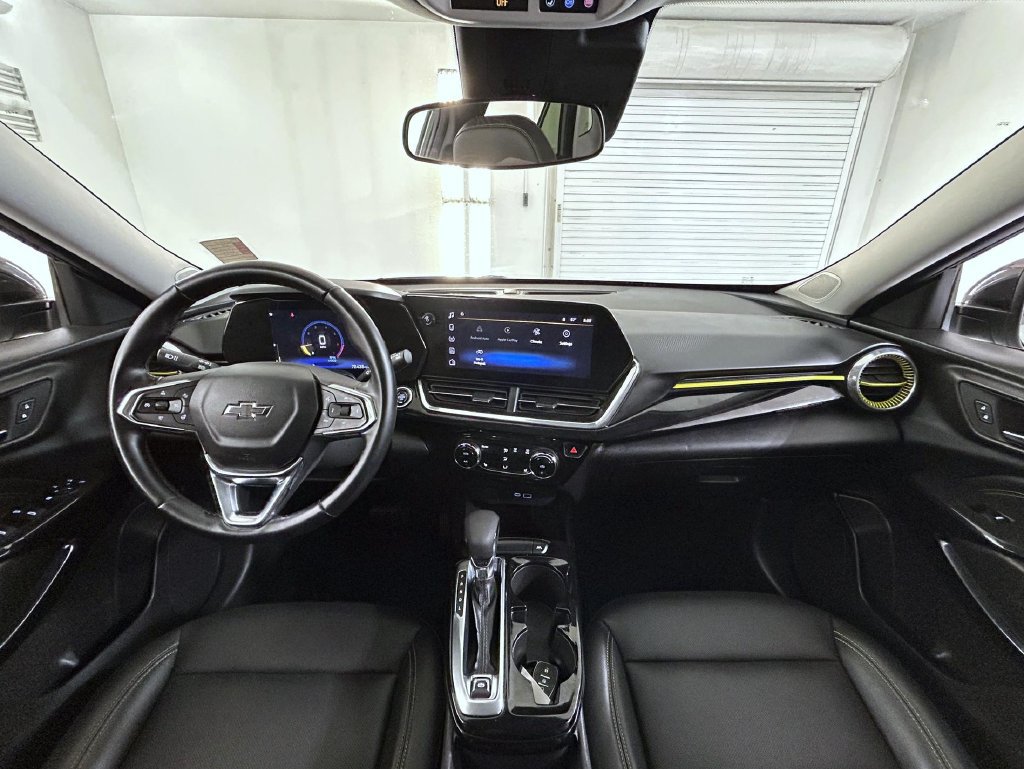 Certified 2025 Chevrolet Trax ACTIV FWD image 14