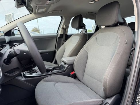 Certified 2025 Kia K4 FWD image 10