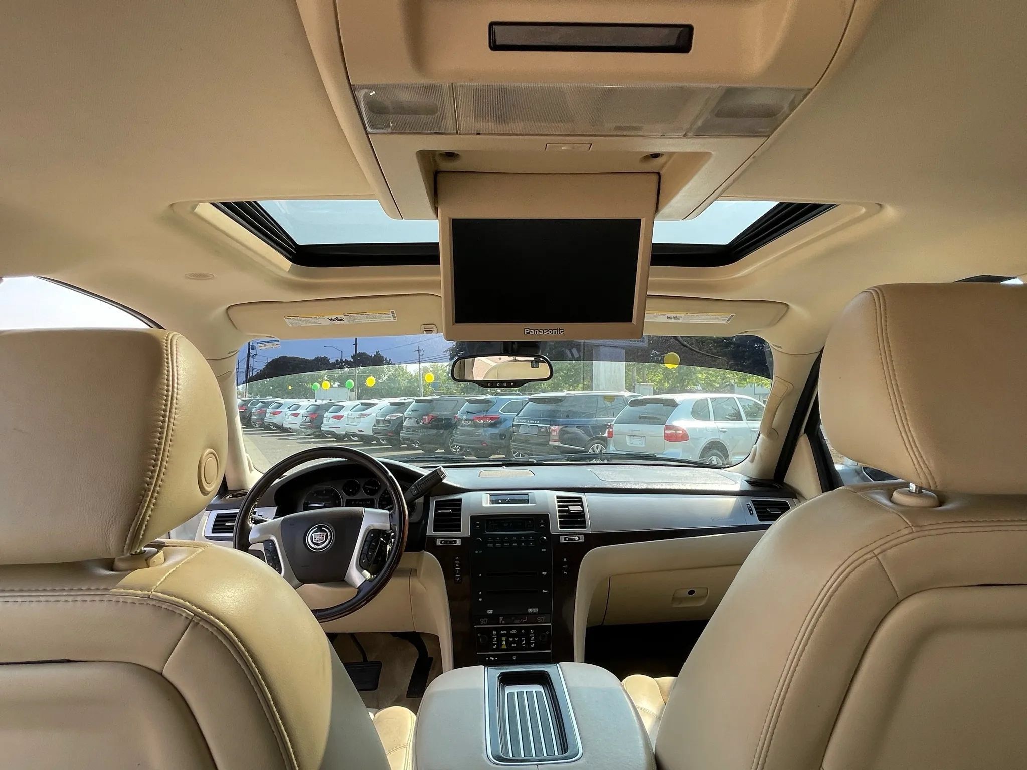 Used 2007 Cadillac Escalade AWD w/ Climate Package image 11