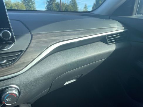 Used 2025 Nissan Altima 2.5 SV image 30