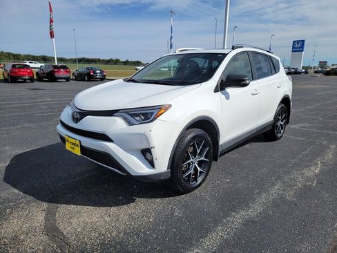Used 2018 Toyota RAV4 SE w/ Power Extra Value Package image 8
