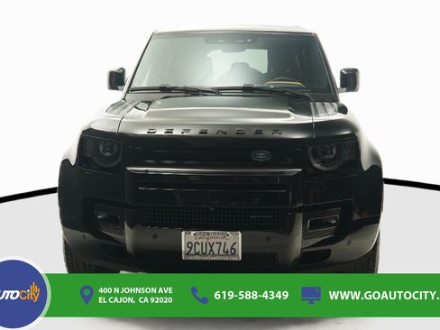 Used 2023 Land Rover Defender 110 X-Dynamic SE AWD/4WD image 4