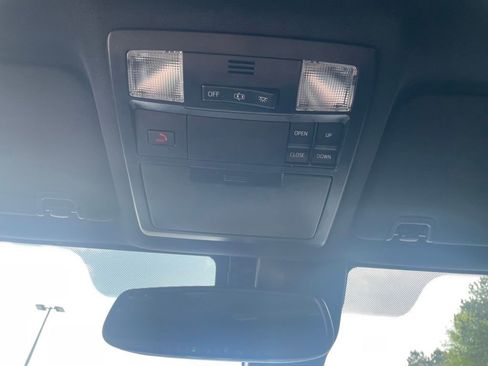 Used 2022 Toyota Tacoma Limited image 20