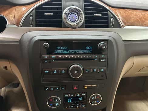 Used 2012 Buick Enclave Leather AWD/4WD image 23