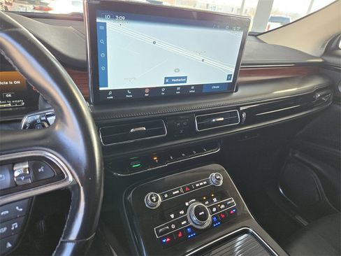 Used 2022 Lincoln Nautilus Reserve w/ Equipment Group 201A image 17