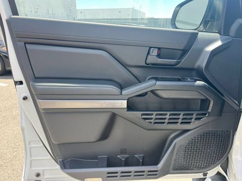 Used 2025 Toyota 4Runner TRD Off-Road AWD/4WD image 18