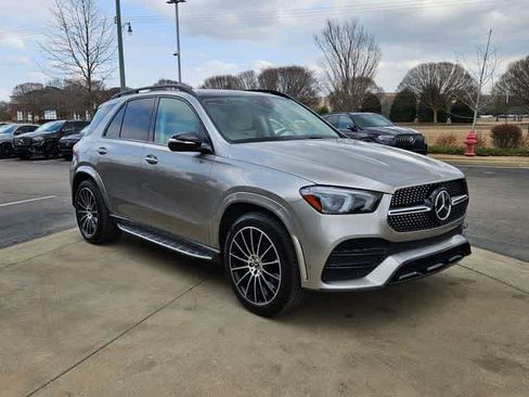 Used 2022 Mercedes-Benz GLE 350 w/ AMG Line Exterior image 3