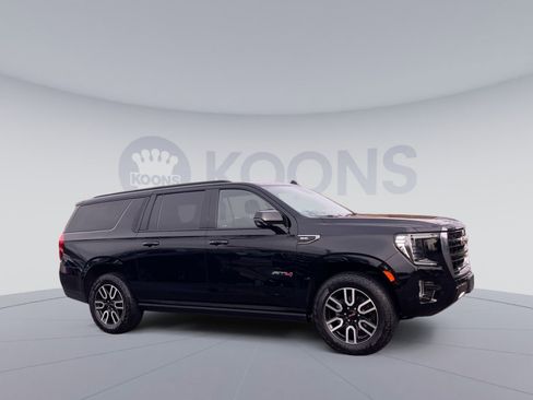 Used 2023 GMC Yukon XL AT4 w/ AT4 Premium Package image 8