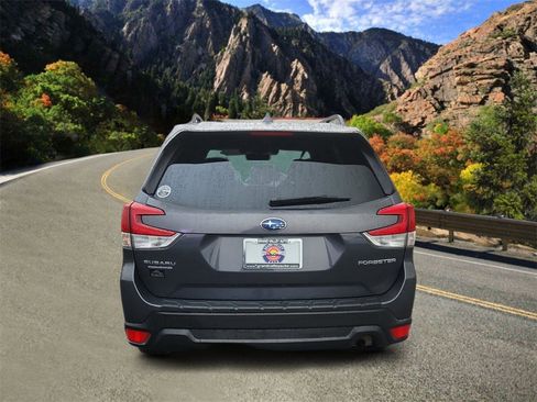 Used 2020 Subaru Forester Premium image 4