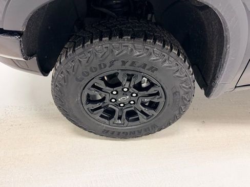 Used 2023 Chevrolet Silverado 1500 ZR2 w/ Technology Package image 21