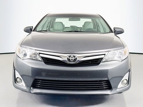 Used 2013 Toyota Camry XLE FWD image 2