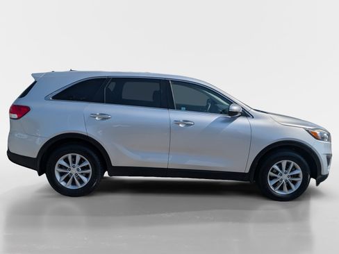 Used 2018 Kia Sorento L FWD image 3