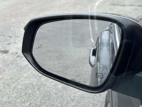 Used 2018 Toyota Highlander Limited image 15