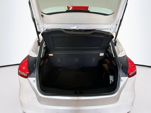 Used 2016 Ford Focus Titanium FWD image 31