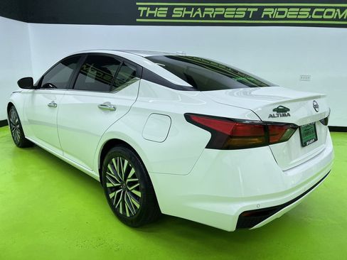 Used 2025 Nissan Altima 2.5 SV FWD image 7