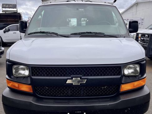 Used 2013 Chevrolet Express 2500 RWD image 8