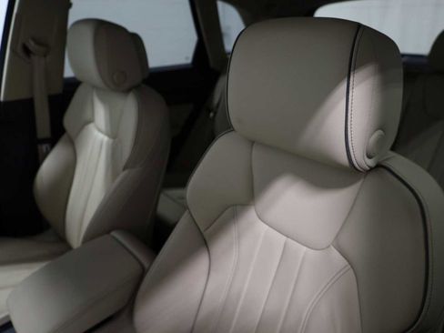 Used 2024 Audi Q5 2.0T Premium image 18