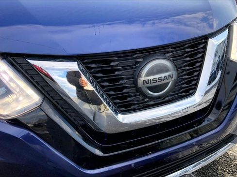 Used 2018 Nissan Rogue SV image 28