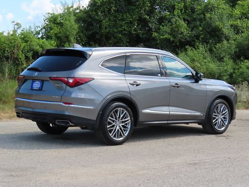 Used 2024 Acura MDX SH-AWD w/ Advance Package image 3