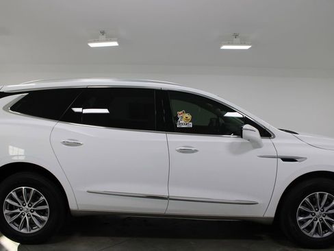 Used 2024 Buick Enclave Essence w/ Technology Package image 11