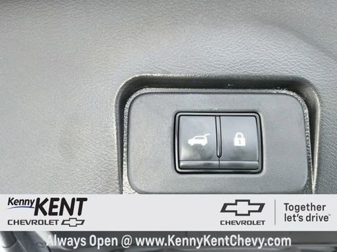 Used 2024 Nissan Rogue SV image 8