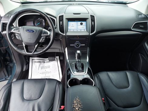 Used 2016 Ford Edge Titanium FWD image 3