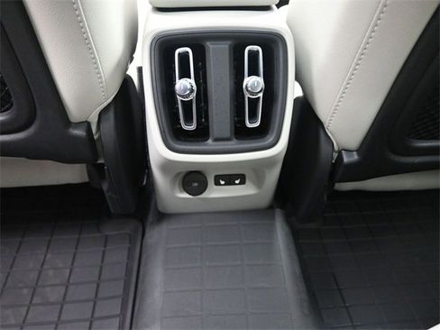 Used 2023 Volvo XC40 B5 Plus w/ Protection Package Premier image 22