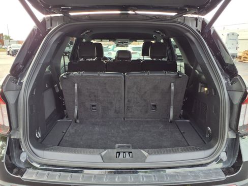 Used 2025 Ford Explorer ST-Line w/ ST-Line Street Pack AWD/4WD image 20