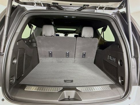 New 2025 Chevrolet Suburban Premier image 22