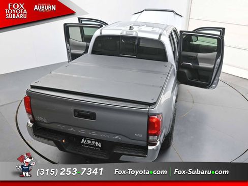 Used 2021 Toyota Tacoma SR5 AWD/4WD image 35
