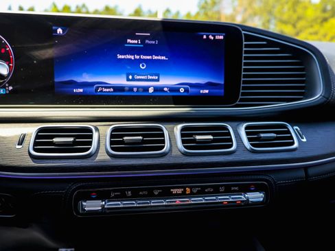 Used 2025 Mercedes-Benz GLS 450 4MATIC image 20